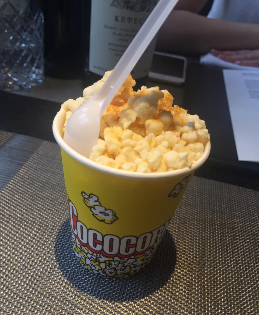 Galleria fotografica






Cococo









Cono con gelato al salmone









Waffle al pane di segale Borodinsky, ripieno di mousse di pesce spratto









Zuppa di cetrioli freschi con gelatina di panna acida









Merluzzo con porri, gelatina al finocchio e spuma al sapore di mare









Kasha isz topora (preparazione che si rifà alla fiaba russa "La zuppa di pietra"), con porridge di olivello spinoso verde, funghi porcini e guance di manzo stufato. L'insieme si rimesta con un ascia scioglievole di nero di burro e nero di seppia









Granita di composta di prugne






