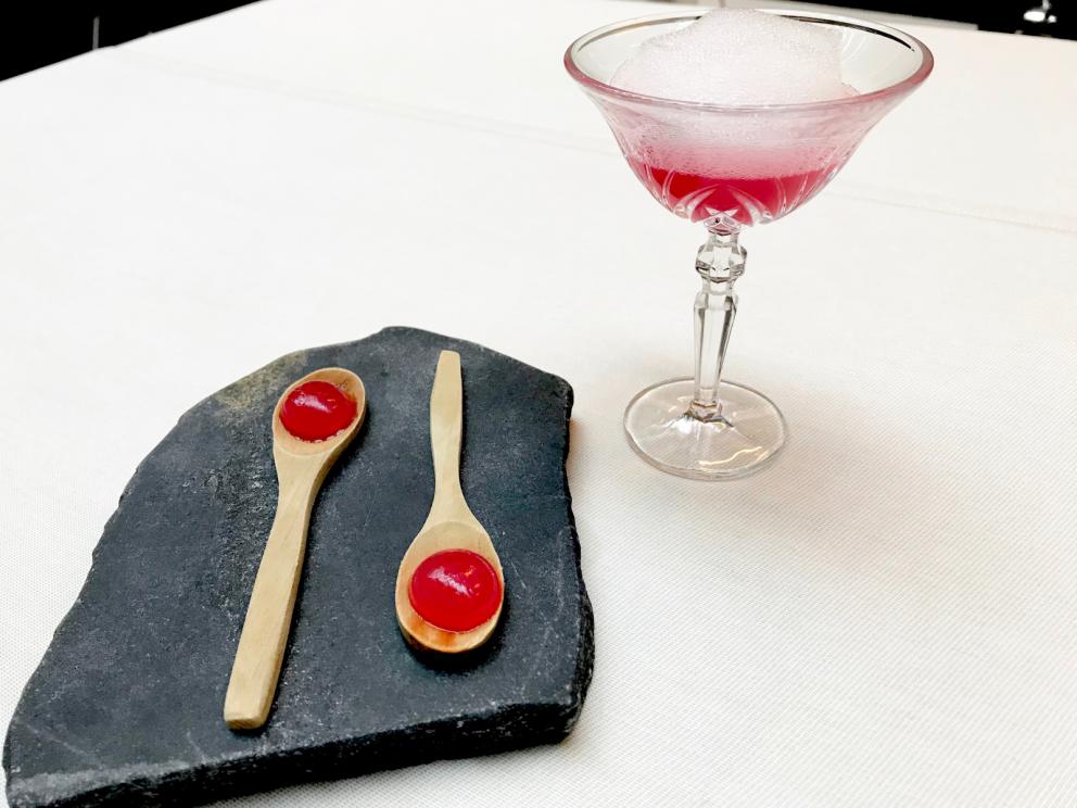 Galleria fotografica






La mappa storico-gastronomica che concettualizza la proposta del Sucede









Il nostro pranzo al Sucede. Si inizia con El huevo y la manzana, ossia uovo e mela, due elementi tipici dei Saturnali romani






