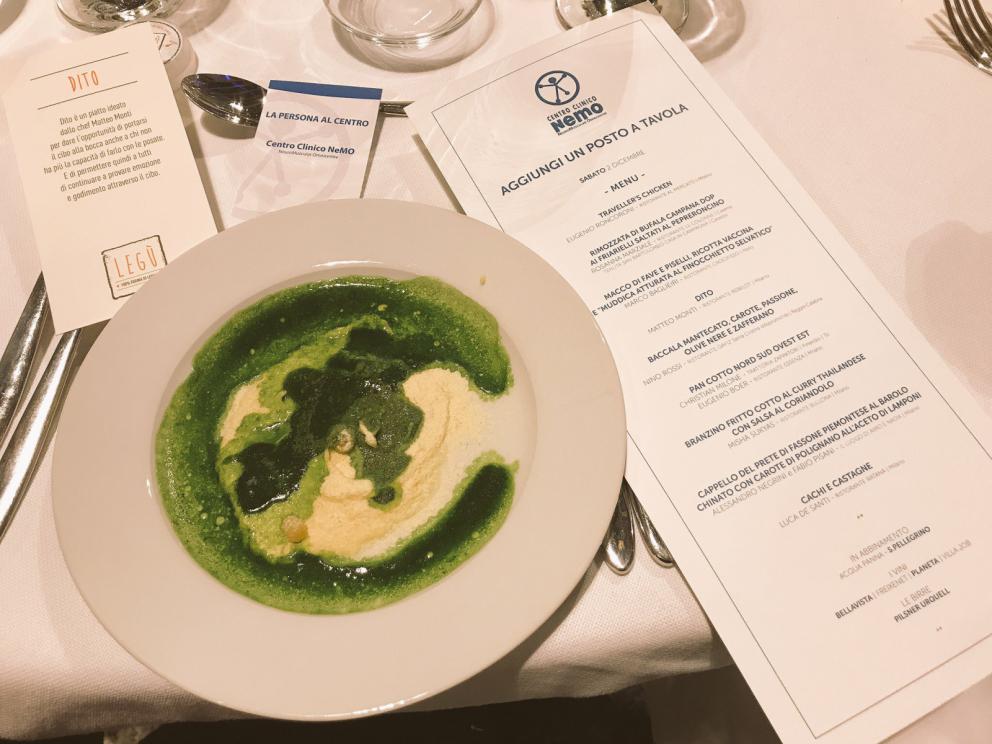 Galleria fotograficaMarco Baglieri&nbsp;del ristorante&nbsp;Crocifisso&nbsp;di Noto intervistato da Niccol&ograve; Torielli
Da sinistra:&nbsp;Rosanna Marziale&nbsp;de&nbsp;Le Colonne&nbsp;di Caserta,&nbsp;Eugenio Roncoroni&nbsp;di&nbsp;Al Mercato,&nbsp;Alessandro Negrini&nbsp;de&nbsp;Il Luogo di Aimo e Nadia&nbsp;ed&nbsp;Eugenio Boer&nbsp;&nbsp;
Roncoroni al lavoro
Rosanna Marziale spiega uno dei suoi antipasti
