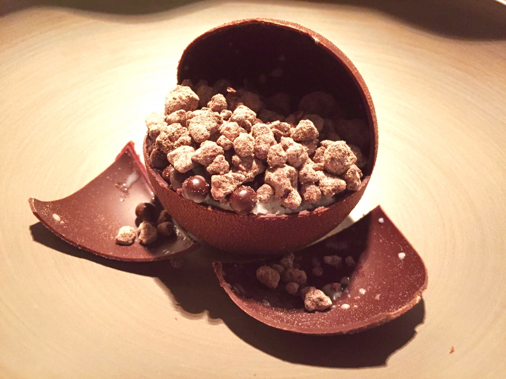 Galleria fotografica






Dieci super-piatti di David Kinch, serviti al Mirazur di Mentone. Il primo: Orata come sashimi, julienne di ravanello asiatico e alga dulse









Ostrica, gambero rosso, dashi di vongole, piselli dell'orto









Maccarello, riso, succo gelatinoso di dashi, katsuobushi e limone









Royal garden: crema di uovo, fiori di zucchine, zucchine e fagioli borlotti









Branzino, gazpacho di fragole, carciofo









Maiale, calamaro, lardo di Colonnata e purea d'aglio









Filet mignon di vitello, zucchina e uovo









Fragole di bosco, carpaccio di cetriolo, zuppa di fragole






