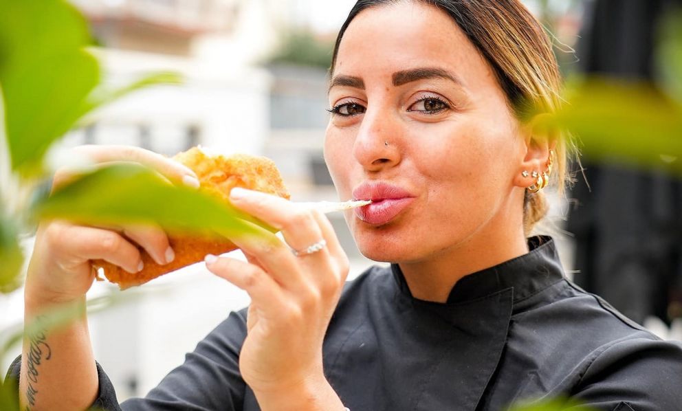 La pizza fritta dalla Loren alla De Cham: così è la pizza più al femminile di tutte