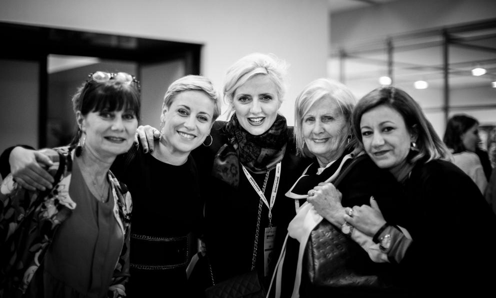 Galleria fotografica






Marco Reitano, Giulia Dirindelli, Eleonora Guerini









Walter Meccia, Chiara Giovoni









Alfredo Buonanno, Anna Maschio









Marcello Trentini, Irina Steccanelli









Elvio Gorelli









Andrea Puxeddu, fotografo del gruppo delle nostre Francesca Brambilla e Serena Serrani









Rosanna Marziale









Carlo Boschi di Veuve Clicquot, Caterina Ceraudo









Chiara Giovoni e Roberta Antonioli









Carlo Fico, Elvio Gorelli






