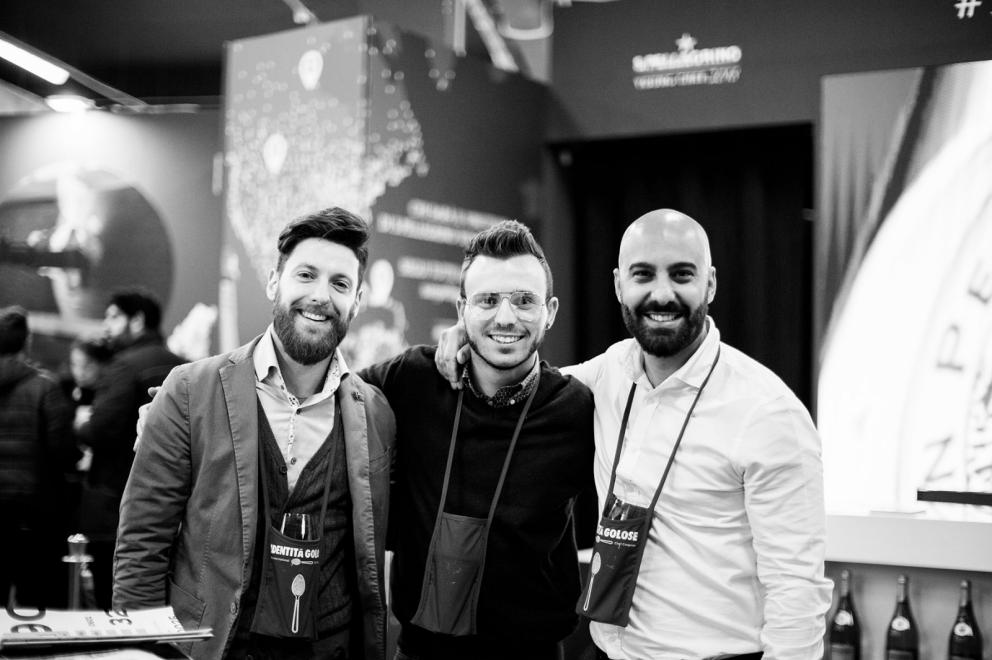 Galleria fotografica






Marco Reitano, Giulia Dirindelli, Eleonora Guerini









Walter Meccia, Chiara Giovoni









Alfredo Buonanno, Anna Maschio









Marcello Trentini, Irina Steccanelli









Elvio Gorelli









Andrea Puxeddu, fotografo del gruppo delle nostre Francesca Brambilla e Serena Serrani









Rosanna Marziale









Carlo Boschi di Veuve Clicquot, Caterina Ceraudo









Chiara Giovoni e Roberta Antonioli









Carlo Fico, Elvio Gorelli









La famiglia Cotarella









Terry Giacomello









Elisabetta Serraiotto, Yannick Alléno









Simone Fracassi, Vincenzo Guarino






