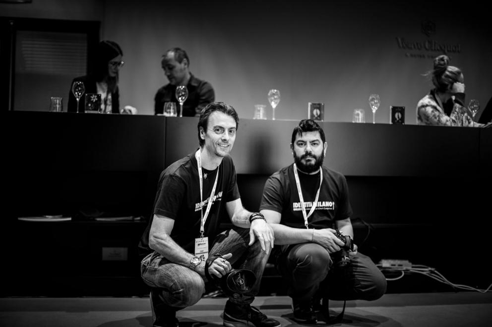 Galleria fotografica






Marco Reitano, Giulia Dirindelli, Eleonora Guerini









Walter Meccia, Chiara Giovoni









Alfredo Buonanno, Anna Maschio









Marcello Trentini, Irina Steccanelli









Elvio Gorelli









Andrea Puxeddu, fotografo del gruppo delle nostre Francesca Brambilla e Serena Serrani









Rosanna Marziale









Carlo Boschi di Veuve Clicquot, Caterina Ceraudo









Chiara Giovoni e Roberta Antonioli









Carlo Fico, Elvio Gorelli









La famiglia Cotarella









Terry Giacomello









Elisabetta Serraiotto, Yannick Alléno









Simone Fracassi, Vincenzo Guarino









Christian Spalvieri, Giuseppe Mazzocca, Davide Puleio









Teseo Geri









Monica Caradonna, Adele Elisabetta Granieri









Marianna Vitale









Fabiana Scarica, Marco Colognese, con Luca Iaccarino di passaggio









Diego Rossi, Simone Fracassi









Andrea Balotelli di Mepra









Enzo Vizzari, Yannick Alléno









Adriano Di Silvio, Stefano Del Vecchio, Vincenzo Guarino, Simone Fracassi, Paolo Barrale, Angelo Sabatelli






