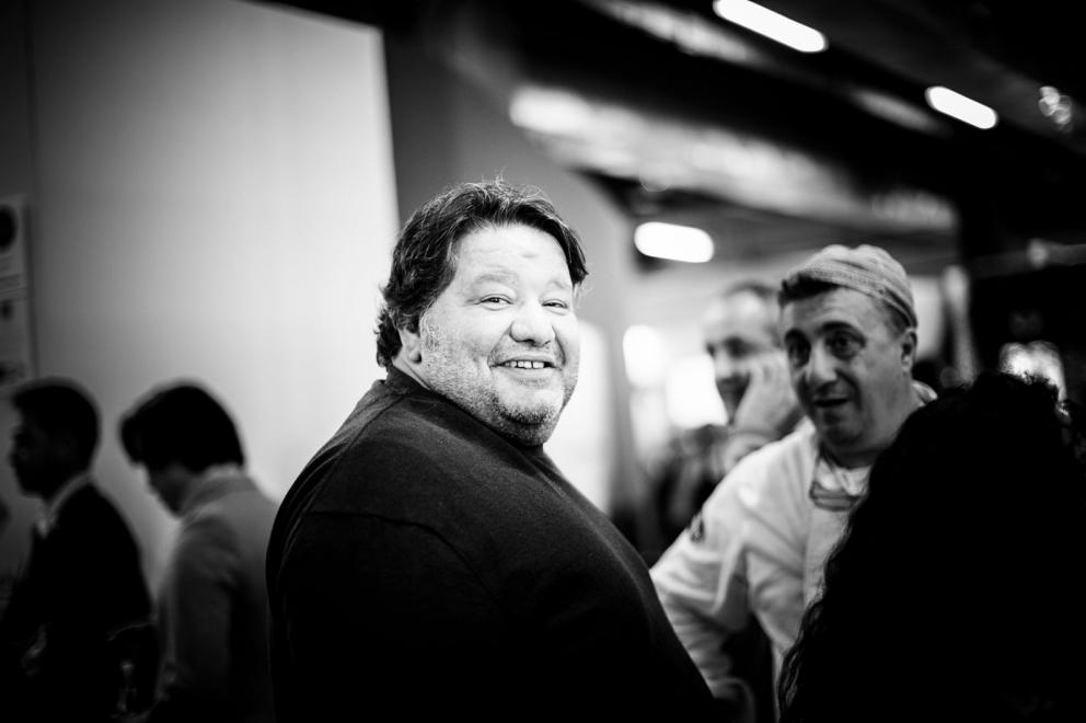 Galleria fotografica






Marco Reitano, Giulia Dirindelli, Eleonora Guerini









Walter Meccia, Chiara Giovoni









Alfredo Buonanno, Anna Maschio









Marcello Trentini, Irina Steccanelli









Elvio Gorelli









Andrea Puxeddu, fotografo del gruppo delle nostre Francesca Brambilla e Serena Serrani









Rosanna Marziale









Carlo Boschi di Veuve Clicquot, Caterina Ceraudo









Chiara Giovoni e Roberta Antonioli









Carlo Fico, Elvio Gorelli









La famiglia Cotarella









Terry Giacomello









Elisabetta Serraiotto, Yannick Alléno









Simone Fracassi, Vincenzo Guarino









Christian Spalvieri, Giuseppe Mazzocca, Davide Puleio









Teseo Geri









Monica Caradonna, Adele Elisabetta Granieri









Marianna Vitale









Fabiana Scarica, Marco Colognese, con Luca Iaccarino di passaggio









Diego Rossi, Simone Fracassi









Andrea Balotelli di Mepra









Enzo Vizzari, Yannick Alléno









Adriano Di Silvio, Stefano Del Vecchio, Vincenzo Guarino, Simone Fracassi, Paolo Barrale, Angelo Sabatelli









Andrea Puxeddu e Alessio Orrù, fotografi del team Brambilla-Serrani









Franca Scotti









Felice Marchioni









Aurora Mazzucchelli, Anna Maschio









Fabio Cagnetti









Stefania Oggioni, Identità Golose






