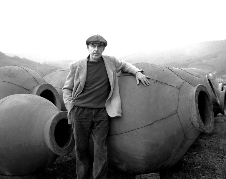 Galleria fotograficaJosko Gravner
Angiolino Maule
Daniele Piccinin
La cantina di Gravner (foto Barsanti)
La serata di presentazione a La Montecchia: Maule, Gravner, Michelon, Hopkins e Piccinin
Vitigni nell'azienda di Piccinin
Foto Barsanti
La cantina Oslavia di Gravner (foto Barsanti)
Lo stango Runk nell'azienda di Gravner (foto Barsanti)
foto Barsanti
Il vigneto Hum di Gravner (foto Barsanti)
Il vigneto Runk di Gravner (foto Barsanti)
Josko Gravner (foto Mocilnik)
