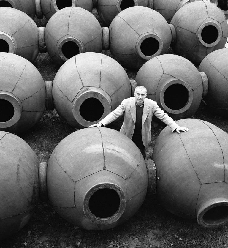 Galleria fotograficaJosko Gravner
Angiolino Maule
Daniele Piccinin
La cantina di Gravner (foto Barsanti)
La serata di presentazione a La Montecchia: Maule, Gravner, Michelon, Hopkins e Piccinin
Vitigni nell'azienda di Piccinin
Foto Barsanti
La cantina Oslavia di Gravner (foto Barsanti)
Lo stango Runk nell'azienda di Gravner (foto Barsanti)
foto Barsanti
Il vigneto Hum di Gravner (foto Barsanti)
Il vigneto Runk di Gravner (foto Barsanti)
Josko Gravner (foto Mocilnik)
Josko Gravner (foto Mocilnik)
