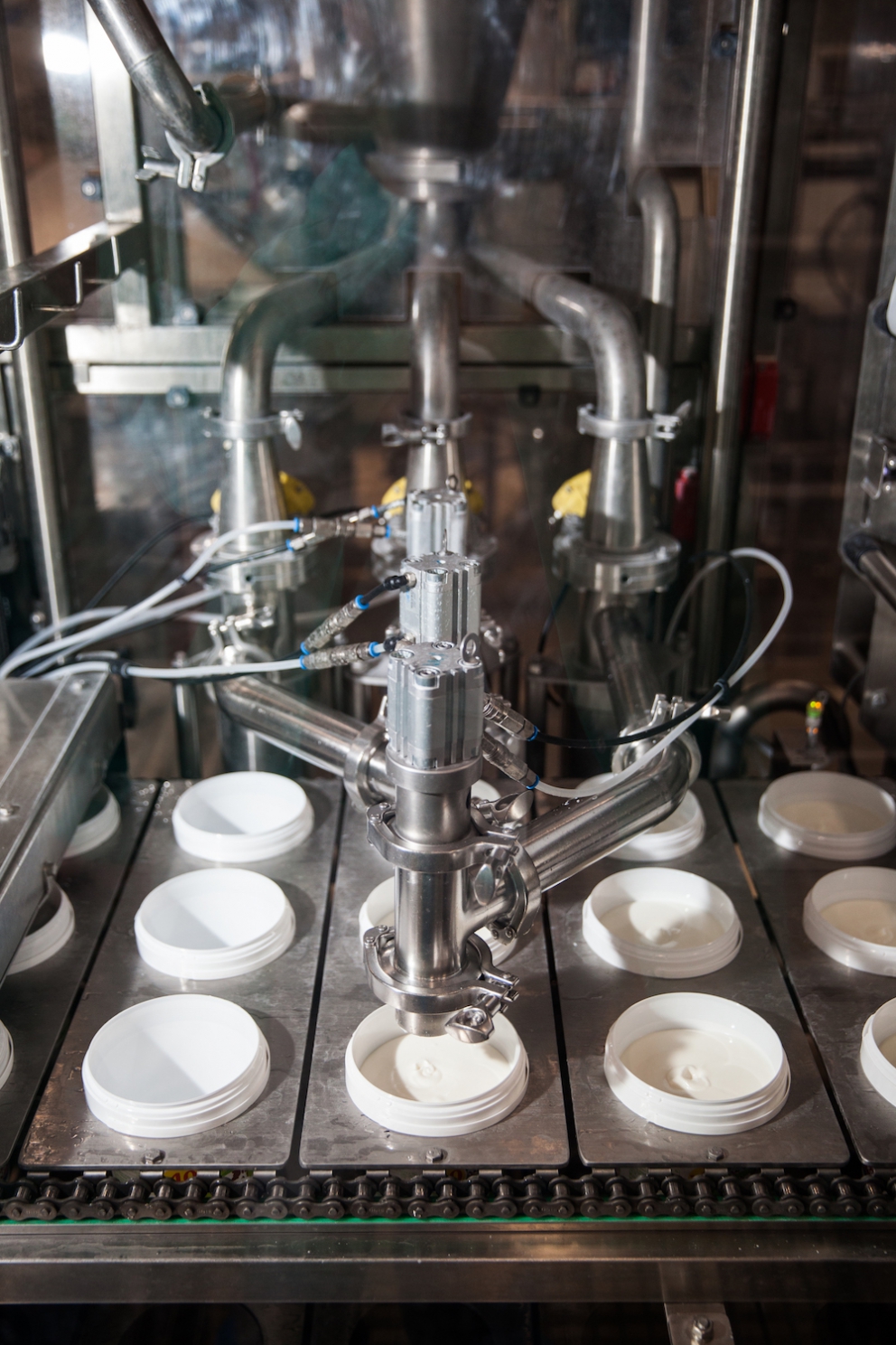 Photogallery






The best olives? Damaskinoelies by Michalis Ainatzoglou. They are as large as plums and come from an ancient variety cultivated in the region of Argo, in the Peloponnesus. Ainatzoglou owns secular olive trees in Kiveri. He leaves the gigantic olives to ripen in salt, following a traditional method; he then rinses them and pasteurises them. Thanks to this process they’re preserved without chemicals. Tel: +30.6977.500810














The Best Olive Oil Award went to Governor, produced in Corfu. The olive groves on the island are renown for their beauty, yet the oil made from them was not good enough and was sold unbottled to overseas buyers. Two young men,Spiros and George Dafnis, have managed to produce an absolutely excellent oil. Tel: +30.266.1075701














The award for the best shop selling delicious food went to Agora, mezedopantopoleio in Thessaloniki, one thousand square metres of lovely food. As they say in the motivation "it really has nothing to envy to the famous Eataly in Milan".Agora was created by Thomas and Giorgos Douzis. It’s in 42 Pavlou Mela St., Thessaloniki. Tel: +30.23.10288008














The Best Greek Honey in 2016 is Amorgiano, a sweet delicacy from the Cyclades. Panagiotis Maroulis – a tv director who changed life – produces it on the island of Amorgos. He has beehives in four places on the island: Lagada, where sage and flowers dominate; Halara, a cliff home to a local bee, with a different genetic profile, making honey with scents of salt and thyme; the islet of Nikouria, again with aroma of thyme; and, a little further, the small island of Donousa, where there’s heather. Tel: +30.228.5073048














The Best Farm Award goes to Agios Loukas, an agricultural cooperative from Raki, thanks to its high quality cherry production on Mount Olympus. 90% of the production is exported. Tel: +30.235.1098711














The best meat in Greece is Aroma by Koutsioftis Farms, owned by brothers Stergios and Dimitris Koutsioftis. Third generation of breeders, they made the first 100% Greek calves, fed with special patented forage (mostly Greek aromatic herbs: mint, basil, oregano, coriander and some other herbs which are kept secret, hence the name "Aroma" for the meat). The meat is rich in omega-3, as the calves eat linseeds too. Tel: +30.233.1071803














The best cheese is produced by Nikos Gasparakis in his cheese factory in Koummoi, in the area of Rethymno, in Crete. Tel: +30.28310.41072














The best wine is the Retsina produced by winery Kechris. You often find very bad Retsina, but oenologist Stelios Kechris has managed to produce some excellent one, winning international awards: Decanter World Wine Awards, International Wine Challenge (2009), Mundus Vini (2013) and Vinalies Internationales (2014). Dakry Me Peuko, "pine tear" is a specialty. Tel: +30.2310.751283














Another prize for wine lovers: it went to winery Gavalas in Santorini. George Gavalas is a fourth-generation producer: «Asyrtiko is the main grape variety on the island – he explains – but we also use less known local varieties such as Katsano and Gaidouria». Tel: +30.22860.82552














Thalassaki in Tinos won the best typical restaurant award. It’s a tavern selling mostly seafood and vegetables. The dishes are made with local products, prepared with creativity. It’s run by cook Antonia Zarpa with her husband Aris Tatsis. Thalassaki is in the bay of Ysternia, in Tinos. Tel: +30.22830.31366














A prize went also to a Greek restaurant abroad, to Notos, in Brussels, Belgium. The chef is Constantinos Erinkoglou, born in Moustheni, a village on the slopes of Mount Pangaion, in the north. Notos is at 154, rue de Livourne, Bruxelles. Tel: 0032.(0)2513 2959














Loulis Group won the prize for the best flour. Tel: +30.210.4090100






