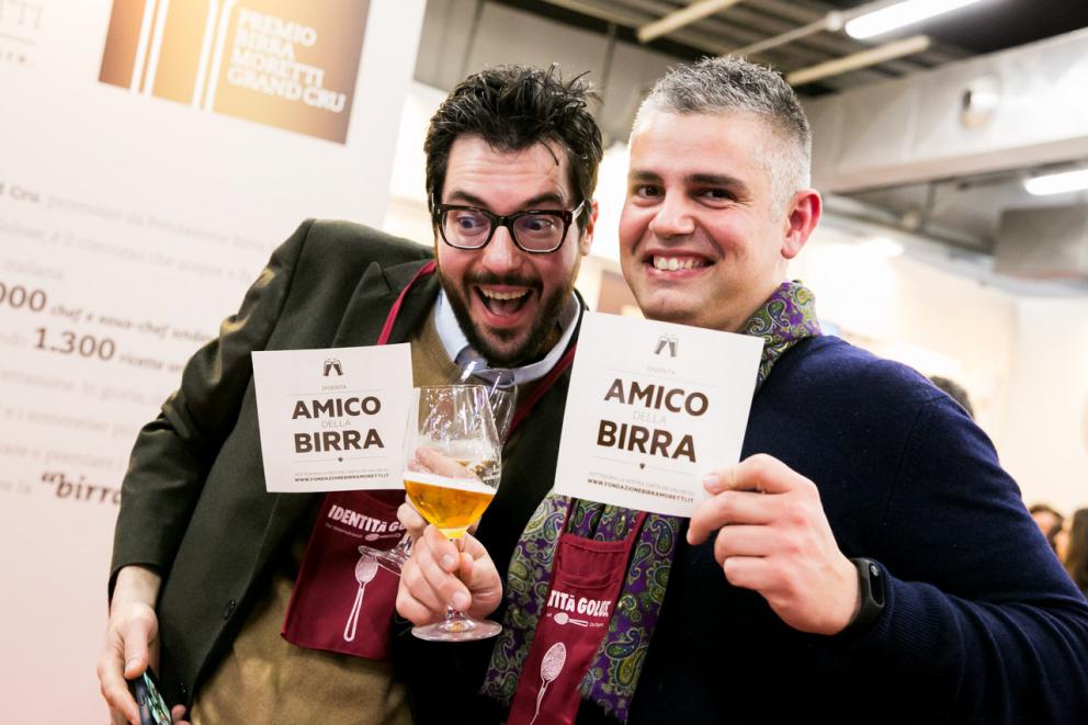 Galleria fotografica






Yannick Alléno davantin allo stand S.Pellegrino "The Experienze Table"









Matteo Lunelli, Oscar Farinetti, Francesco Cerea e, seduti, Josep Roca e Antonio Santini









Francesca Romana Barberini allo stand Petra Molino Quaglia









Massimo Bottura & selfie









Franco Pepe e Carlo Cracco






