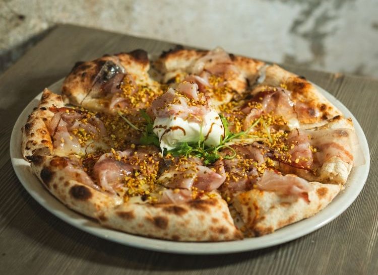 A Reggio Calabria c'è Lievito, la pizzeria che si è messa nelle mani di... Platone