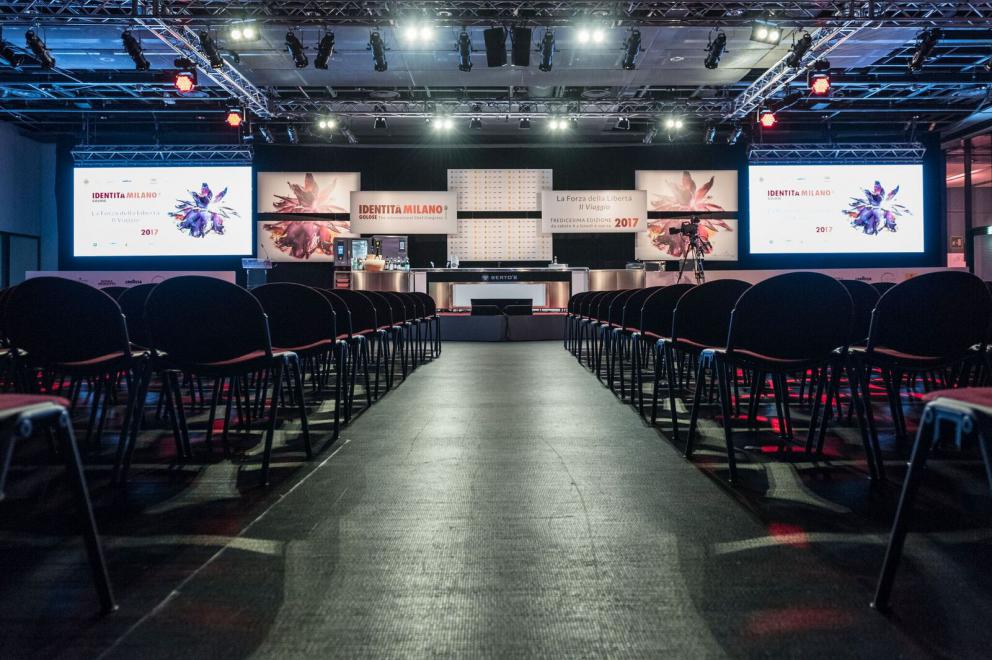 Galleria fotografica






Scatti dal congresso. Tutte le foto sono Brambilla-Serrani









Cristina Bowerman ed Enrico Crippa









Carlo Cracco









Niko Romito









Il sindaco di Milano, Beppe Sala, con Cesare Battisti









Il ministro Maurizio Martina









Moreno Cedroni









Christian Milone, Andrea Aprea, Claudio Sadler









Andrea Berton
























Paolo Marchi a colloquio con Sonia Gioia e Stefano Vegliani






