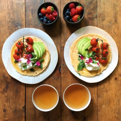 Galleria fotografica






Colazione con spunti da tutt'Europa, contro la Brexit









Colazione cinese









Colazione tra Colombia e Venezuela









Colazione a base di firni, una specialità tra India, Pakistan e Iran









Colazione greca









Colazione indiana









Colazione marocchina









Colazione mediorientale






