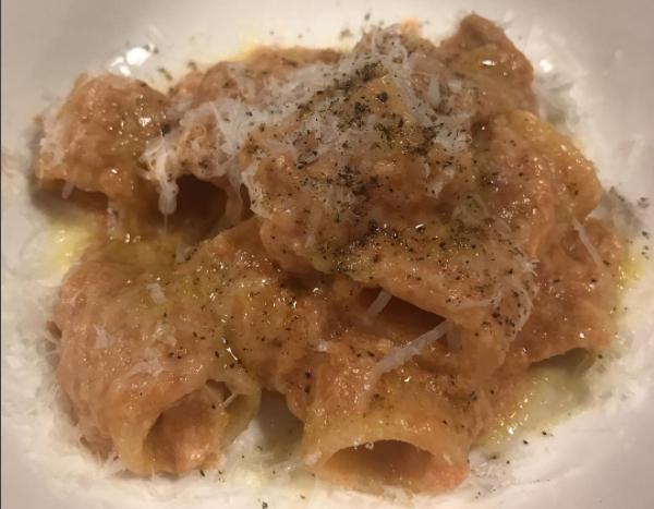 Galleria fotografica






Trippa fritta. Il primo piatto icona del locale









Vitello tonnato. Altro piatto icona









Midollo alla brace. Terzo piatto icona









Uovo morbido, animelle e bietoline all'erba di San Pietro









Ventresca di tonnetto ala lunga alla brace, cipolle agrodolci, capperi e rosmarino









Zucca di Hokkaido in carpione e bagna cauda









Uova di seppia arrostite, tarassaco, cicoria e bottarga di tonno









Baccalà, crema di ceci e cavolo nero









Insalata russa









Cardo gobbo gratinato e uova di aringa affumicate









Terrina di fegatini di pollo, saba e marmellata di cipolle alla menta









Risotto allo zafferano e midollo alla brace









Ravioli ripieni di ricotta di pecora e tarassaco, ricci di mare e erba cipollina









Gnocchi al ragù









Risotto all'aceto invecchiato, tarassaco, cicciolata e pepe nero






