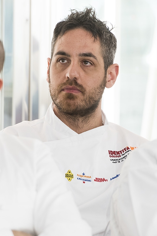 Galleria fotografica






Fabio Abbattista, Leone Felice, Erbusco (Brescia)
«Vorrei che emergesse tutta la nostra capacità di innovare e di organizzare con semplicità anche gli eventi più importanti»








Ugo Alciati, Guido, Costigliole d’Asti (Asti)
(Italian & international best chefs, 6-10 maggio)
«Vorrei tante cose, con una ciliegina sulla torta: che il mondo intero capisse quanto siamo bravi a cucinare»








Matteo Baronetto, Del Cambio, Torino
«Vorrei che si consolidasse il sistema paese. Che i cuochi marciassero uniti fino a un pensiero unico, rispettoso di tutte le sfaccettature»








Italo Bassi, Enoteca Pinchiorri, Firenze (in foto, a sinistra)
«Vorrei che si desse inizio a un nuovo Rinascimento italiano, fondato sul cibo»








Cesare Battisti, Ratanà, Milano 
«Vorrei che fosse tutto quello che non è stato finora: uno scambio di informazioni tra culture per nutrire veramente il pianeta»








Andrea Berton, Berton, Milano
(Contemporary italian chefs, 1-2 giugno)
«Vorrei che tutti quelli che passano a Rho capissero quanto sia diventata straordinaria la qualità del cibo oggi in Italia»








Renato Bosco, Saporè, San Martino Buonalbergo (Verona)
«Vorrei che il cibo diventasse il propulsore di una rivoluzione concreta del Paese»








Cristina Bowerman, Glass, Roma
(Contemporary italian chefs, 22-23 giugno)
«Vorrei che si capisse che in questo momento la cucina e la ristorazione sono motori fondamentali della nostra economia»








Daniela Cicioni, cuoca vegana
«Vorrei che, assaggiando, la gente capisse che gli alimenti di origine vegetale possono regalare esperienze soddisfacenti, appaganti e creative»








Christian e Manuel Costardi, Cinzia, Vercelli
(Contemporary italian chefs, 4-5 maggio)
«Vorrei che fosse una grande vetrina per dare valore alle peculiarità di ognuno di noi. Un punto di partenza – e non un traguardo - per poter crescere come nazione veicolando valori di energia, semplicità e identità»








Carlo Cracco, Cracco, Milano
«Vorrei che il cuoco iniziasse da qui per ritagliarsi un ruolo importante nella definizione delle politiche agricole del futuro»








Pino Cuttaia, La Madia, Licata (Agrigento) 
(Italian & international best chefs, 17-21 giugno)
«Vorrei che Expo desse valore al gesto dell’artigianato. Per questo, ci porterò anche i miei figli»








Alice Delcourt, Erba Brusca, Milano
«Vorrei che si desse enfasi e ascolto a tutti gli aspetti legati alla sostenibilità del cibo. Ai principali problemi che affliggono ogni genere alimentare»





