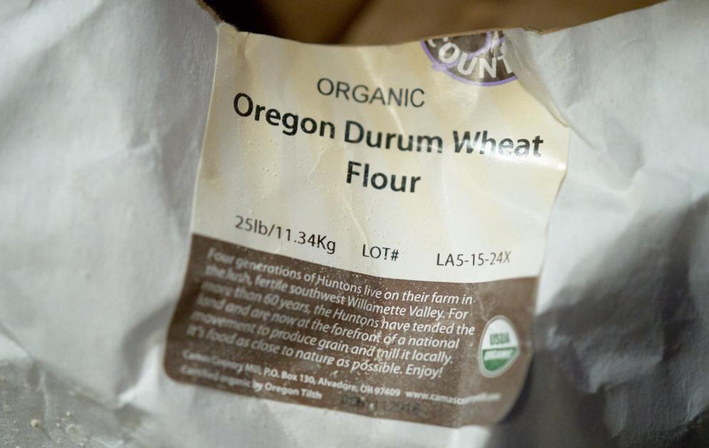 Galleria fotograficaVerso la notte in North Albina Avenue a PortlandIl portico del B&B scelto a Portland
L'ingresso del B&B
Sarah Minnick e Paolo Marchi del salone della villa occupata a Portland
Fresh Pot, il caff&egrave; del mattino nel Mississippi District in Portland
L'altra America, quella che non si chiude in se stessaFranco Pepe e il suo prezioso collaboratore Salvatore Vigliotta nella foto di Luciano Furia
In viaggio verso l'Ayers Creek Farm a Gaston
Il campo difficile da coltivare all'Ayers Creek Farm a Gaston. Per i messicani che vi lavorano, non vi &egrave; nulla da fare: &egrave; un terreno freddo. Di anima
Camminare la campagna nell'Oregon. Da sinistra verso destra si riconoscono Carol e Anthony Boutard, Sarah Minnick, Paolo Marchi, Salvatore Vigliotta e Franco Pepe. Foto di Luciano Furia
Topolino
Sarah Minnick
Anthony Boutard nei suoi campi
Franco Pepe e Sarah Minnick
Internet ha messo in crisi le famose cassette per le lettere americane
Carol Boutard, Sarah Minnick, Paolo Marchi e, ultimo a destra, Anthony Boutard
Sotto una tettoia della Ayers Creek Farm, a Gaston In Oregon, il padrone di casa, Anthony Boutard, ha sistemato due incredibili modelli Citro&euml;n che per davvero hanno fatto la storia dell'automobile: una DS famigliare (a sinistra) e, addirittura, una Traction Avant
Carol Boutard sfoglia il manuale da loro curato sul mais
Le pannocchie di granoturco nero che Anthony Boutard sta selezionado nella sua fattoria partendo da un tipo di mais blu misto a chicchi neri
Una confezione di mais nero e blu. Per arrivare a una produzione 100% nera, dopo ogni raccolto i responsabili dell&rsquo;Ayers Farm Creek commercializzano entrambi i tipi di granoturco mischiati tra loro, ma seminano solo il genere nero
Anthony Boutard, Sarah Minnick e Carol Boutard nella foto di Luciano Furia
Anthony Boutard presenta il men&ugrave; e la Minnick ride contenta
La foto, di Paolo Marchi, &egrave; mossa e andrebbe scartata ma &egrave; la sola che fissa, prima di essere servito agli ospiti, un eccellente piatto a pranzo a casa Boutard: Mais Amish Butter con ostriche, rockfish e granchi
Torta di granoturco nero Peace, No War con salsa di lamponi e crema inglese
Un ritratto particolarmente riuscito di Luciano Furia a Sarah Minnick
