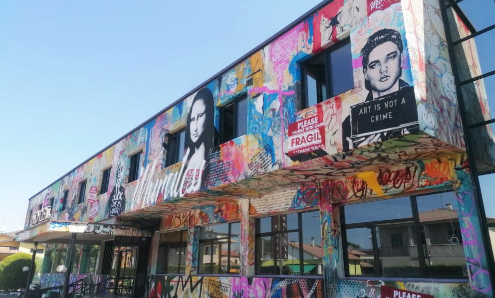 Al Muraless Art Hotel, il primo museo con camere dedicato alla street art