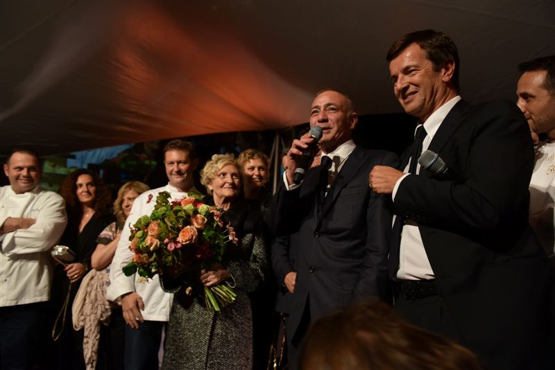 Photogallery
















Gianluca Galimberti, sindaco di Cremona



















Stefano Cerveni al lavoro














Il grande Romano Tamani









Iginio Massari






