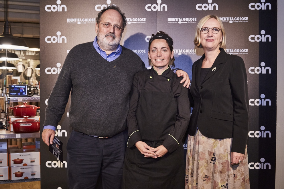 Photogallery






BARI. A curious audience in the Coin store in Via Noicattaro, inside shopping centre Casamassima









BARI. The speakers with Paolo Marchi were Felice Sgarra (in the photo), chef at restaurant Umami in Andria and Vincenzo Del Monaco of Bottega del Monaco in Grottagle (Taranto)









BARI. Felice Sgarra cooked a Cream of black chickpeas from Murgia with red prawn from Gallipoli and raspberry









BERGAMO. Three pillars from the Cerea family spoke at Coin: next to Paolo Marchi, there’s signora Bruna and her children Rossella and Chicco









BERGAMO. Chicco Cerea prepared a...









BERGAMO. ...Chestnut polenta with spicy tomato and pecorino









CATANIA. In Catania, the event took place on the third floor of Spazio Cargo Etc. inside Coin in Via Etnea 116/124 with Corrado Assenza of Caffè Sicilia in Noto, Paolo Marchi and Bianca Celano of restaurant QQucina in Catania









CATANIA. Bianca Celano









Grilled octopus on emulsion of hazelnuts from Etna, beetroot gnocchetti with Mielarò, wild fennel and sea urchin sauce by Bianca Celano









CATANIA. Corrado Assenza, Bianca Celano and Paolo Marchi









NAPLES. This was the dish presented at Coin Napoli on the 4th floor of Spazio Cargo Etc., in Via Scarlatti 90/98. It’s a soup with eight beans, sconcigli and porcini by Marianna Vitale of restaurant Sud in Quarto (Naples)









NAPLES. With Marianna Vitale and Paolo Marchi – in the middle – there’s Elisabetta Moro (second to the right), professor of Cultural Anthropology and co-director at Medeat Research, the Centre for Social Researches on the Mediterranean Diet at Università degli studi Suor Orsola in Naples






