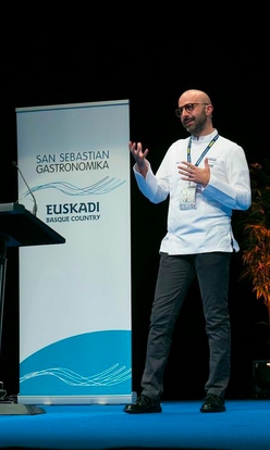 Photogallery






Massimo Bottura opened the “Italian” congress presenting his new book, in a world preview, published by Phaidon: 