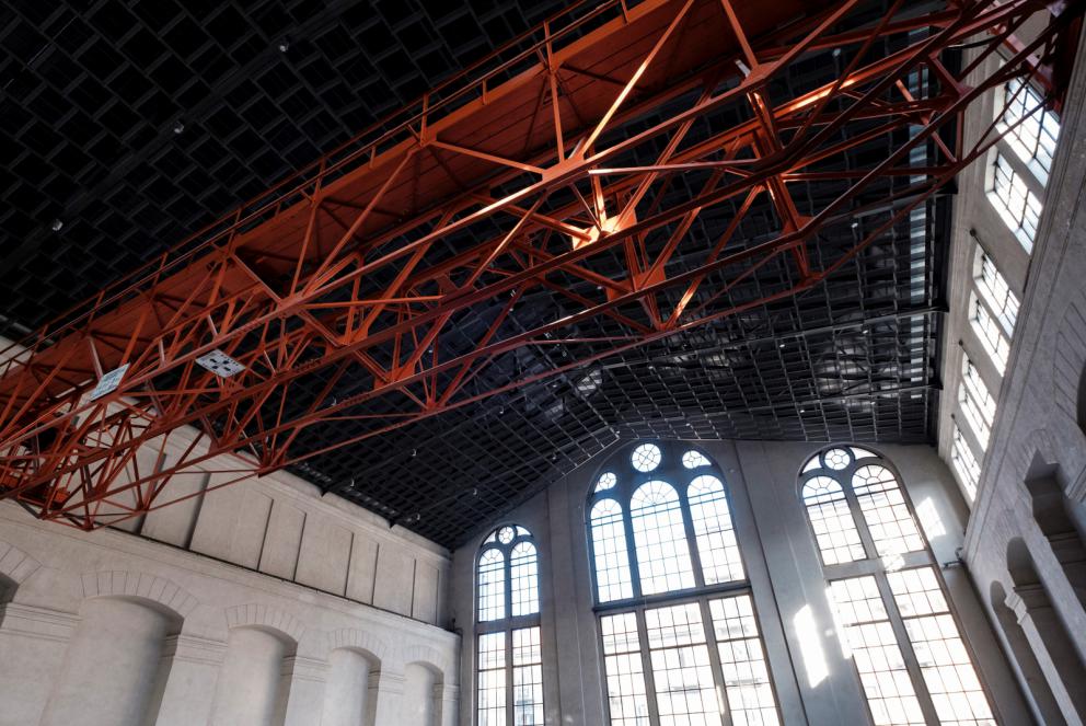 Galleria fotografica






Un particolare della facciata dell'headquarter firmata Cino Zucchi









La famiglia Lavazza nell'headquarter. Da sinistra Antonella, Francesca, Manuela, Alberto, Giuseppe e Marco Lavazza (foto Alessandro Albert)









Carmencita e Caballero nel Museo Lavazza (foto Andrea Guermani)









Il contesto urbano (foto Andrea Guermani)






