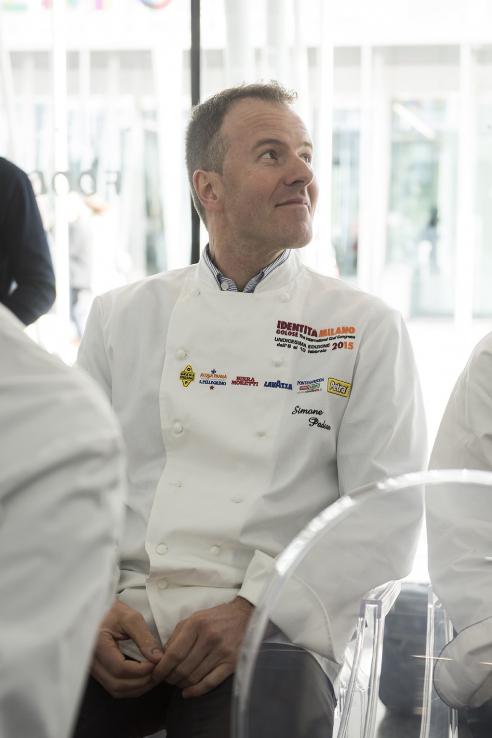 Galleria fotografica






Fabio Abbattista, Leone Felice, Erbusco (Brescia)
«Vorrei che emergesse tutta la nostra capacità di innovare e di organizzare con semplicità anche gli eventi più importanti»








Ugo Alciati, Guido, Costigliole d’Asti (Asti)
(Italian & international best chefs, 6-10 maggio)
«Vorrei tante cose, con una ciliegina sulla torta: che il mondo intero capisse quanto siamo bravi a cucinare»








Matteo Baronetto, Del Cambio, Torino
«Vorrei che si consolidasse il sistema paese. Che i cuochi marciassero uniti fino a un pensiero unico, rispettoso di tutte le sfaccettature»








Italo Bassi, Enoteca Pinchiorri, Firenze (in foto, a sinistra)
«Vorrei che si desse inizio a un nuovo Rinascimento italiano, fondato sul cibo»








Cesare Battisti, Ratanà, Milano 
«Vorrei che fosse tutto quello che non è stato finora: uno scambio di informazioni tra culture per nutrire veramente il pianeta»








Andrea Berton, Berton, Milano
(Contemporary italian chefs, 1-2 giugno)
«Vorrei che tutti quelli che passano a Rho capissero quanto sia diventata straordinaria la qualità del cibo oggi in Italia»








Renato Bosco, Saporè, San Martino Buonalbergo (Verona)
«Vorrei che il cibo diventasse il propulsore di una rivoluzione concreta del Paese»








Cristina Bowerman, Glass, Roma
(Contemporary italian chefs, 22-23 giugno)
«Vorrei che si capisse che in questo momento la cucina e la ristorazione sono motori fondamentali della nostra economia»








Daniela Cicioni, cuoca vegana
«Vorrei che, assaggiando, la gente capisse che gli alimenti di origine vegetale possono regalare esperienze soddisfacenti, appaganti e creative»








Christian e Manuel Costardi, Cinzia, Vercelli
(Contemporary italian chefs, 4-5 maggio)
«Vorrei che fosse una grande vetrina per dare valore alle peculiarità di ognuno di noi. Un punto di partenza – e non un traguardo - per poter crescere come nazione veicolando valori di energia, semplicità e identità»








Carlo Cracco, Cracco, Milano
«Vorrei che il cuoco iniziasse da qui per ritagliarsi un ruolo importante nella definizione delle politiche agricole del futuro»








Pino Cuttaia, La Madia, Licata (Agrigento) 
(Italian & international best chefs, 17-21 giugno)
«Vorrei che Expo desse valore al gesto dell’artigianato. Per questo, ci porterò anche i miei figli»








Alice Delcourt, Erba Brusca, Milano
«Vorrei che si desse enfasi e ascolto a tutti gli aspetti legati alla sostenibilità del cibo. Ai principali problemi che affliggono ogni genere alimentare»








Domenico Della Salandra (Taglio, Milano)
(staff Identità Expo)
«Vorrei che fosse la vetrina perfetta del nostro grande mestiere»








Fabrizio Ferrari, Al Porticciolo, Lecco
(Contemporary Italian chefs, 8-9 giugno)
«Vorrei che diventasse un cuneo appuntito su cui poggiare la leva di ciò che noi italiani siamo più bravi a fare: cucinare»








Gianluca Fusto, Milano
(pasticciere)
«Vorrei che si realizzasse l’unione e la conoscenza delle culture. E che questo grande viaggio tra gli ingredienti di tutto il mondo mantenesse come base fissa l’eccezionale ingrediente italiano»








Antonia Klugmann, L’Argine, Dolegna del Collio (Gorizia)
(Contemporary italian chefs, 18-19 maggio)
«Vorrei che emergesse che il cibo non è un oggetto ma un prodotto di fatica e bellezza»








Pietro Leemann, Joia, Milano
«Vorrei che fosse un punto di svolta verso una nuova alimentazione. Che si parlasse di fame nel mondo, di salute, di contenuti per coltivare meglio. Che generasse un cambiamento e non a parole»








Alessandro Negrini e Fabio Pisani, Il Luogo di Aimo e Nadia, Milano
«Vorremmo che il pubblico non italiano imparasse a conoscerci per le nostre bellezze gastronomiche»








Davide Oldani, D’O, Cornaredo (Milano)
(Italian & international best chefs, 10-14 giugno)
«Vorrei citare Papa Francesco: ‘C’è cibo per tutti ma non tutti mangiano’. Vorrei che questo cominciasse a diventare possibile»





