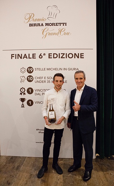 Galleria fotografica






Alberto Basso, vincitore Voto del Pubblico al Premio Birra Moretti Grand Cru, con Alfredo Pratolongo, vicepresidente della Fondazione Birra Moretti






