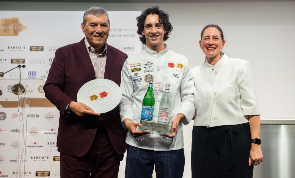 A Mattia Pecis il premio Identità Vent'anni di Identità Milano 2026