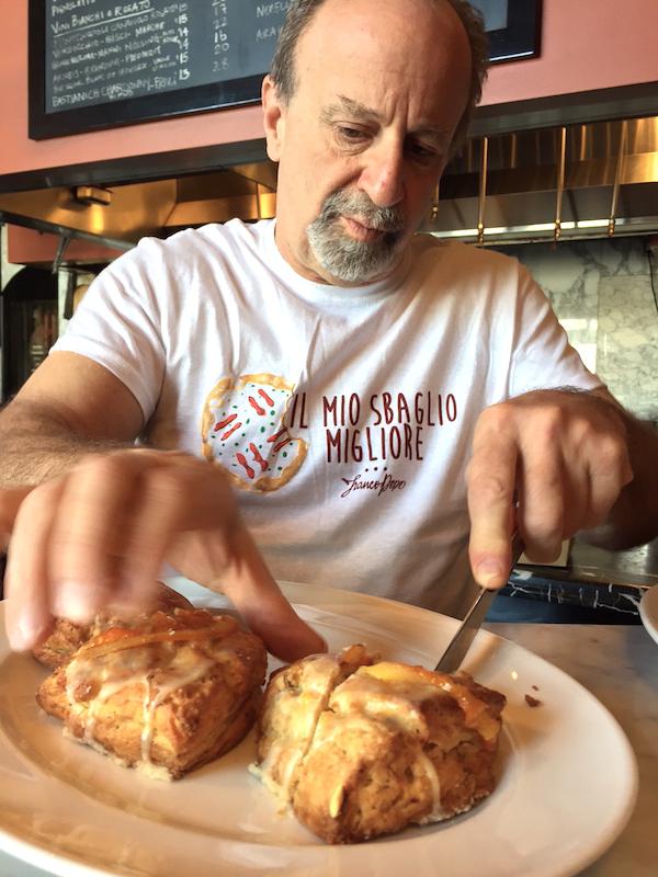 Photogallery









































Franco Pepe with writer and journalist Michael Krikorian. Photo by Luciano Furia
















