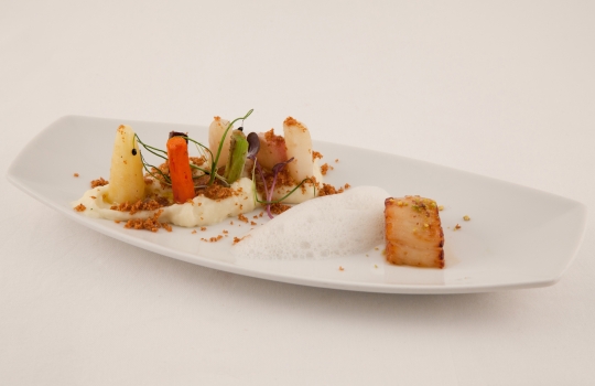 Galleria fotograficaIl Teatro del Gusto, al terzo piano della Citt&agrave; del Gusto del Gambero Rosso a Roma, Il teatro ha ospitato la finale della prima edizione del Premio Birra Moretti Grand Cru.Paolo MarchiFederico de Cesare Viola, giornalista, e Alessandra Medolago, titolare di Cantiere di Comunicazione.Alberto Rini con la sua assistente
&nbsp;La Pasta e fagioli di Alberto Rini
&nbsp;Giovanni Sorrentino con il suo assistente
&nbsp;Il Tiramis&ugrave; di Antonio Cuomo
&nbsp;Baccal&agrave; confit in grasso d'oca con mostarda di zucca al cren e laccatura di Birra Moretti Gran Cru di Daniele Zennaro
&nbsp;Giuliano BaldessariIl Carpaccio di manzo al ginepro di Giuliano BaldessariIl Ghiacciolo di birra di Giuliano BaldessariMario CapitaneoMelanzane e birra di Mario CapitaneoL'Oro di Napoli di Mario Strazzullo
&nbsp;Miah Sohel e il suo assistente
&nbsp;