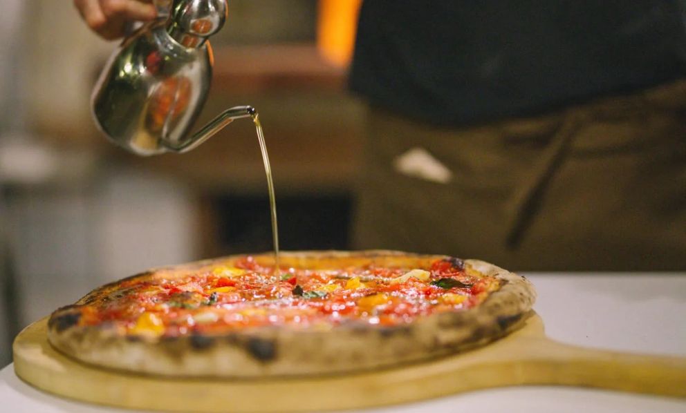 Piccola storia di una grande tradizione: l'intramontabile pizza di Tramonti
