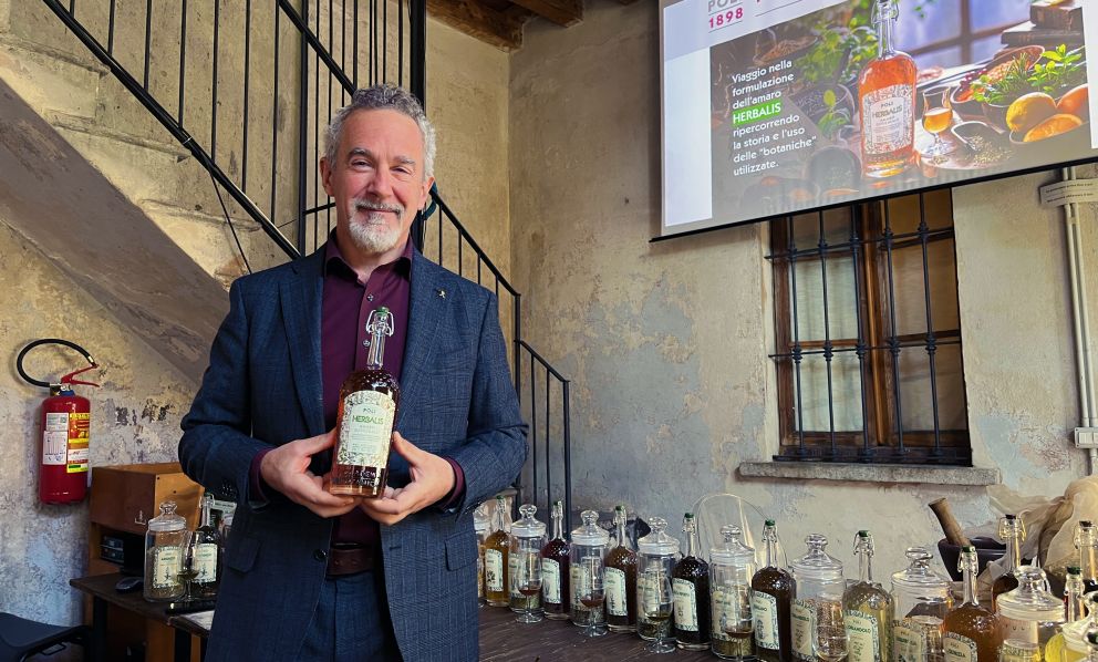 Herbalis di Poli, l'amaro che vuole essere buono per lo spirito e per il corpo