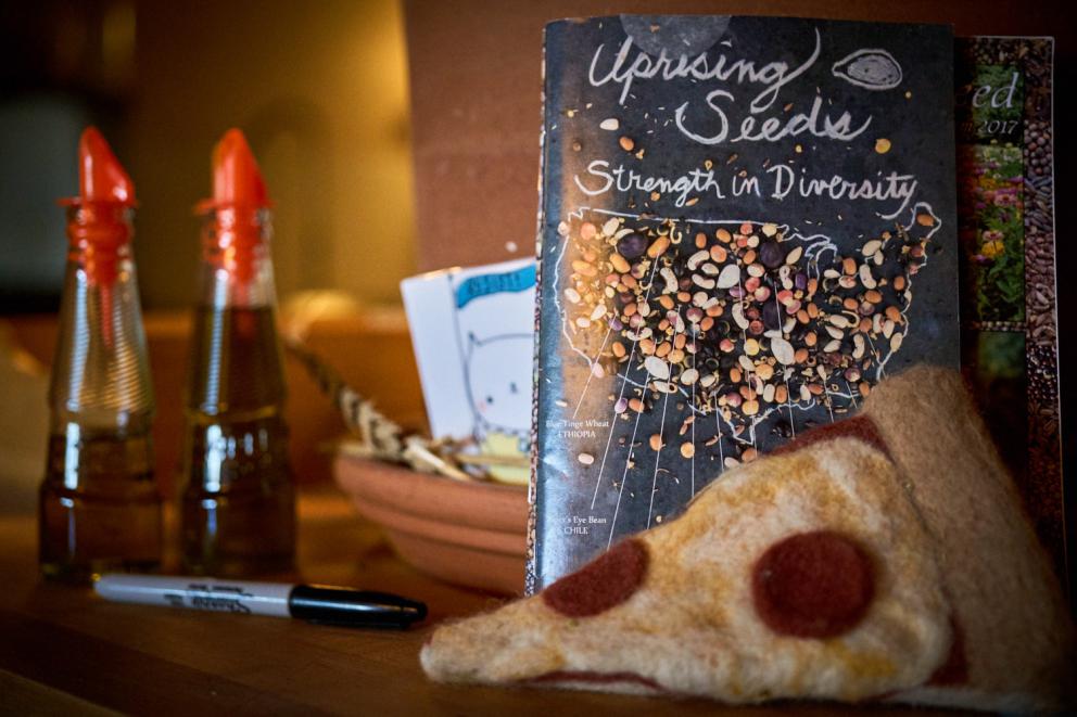 Galleria fotograficaVerso la notte in North Albina Avenue a PortlandIl portico del B&B scelto a Portland
L'ingresso del B&B
Sarah Minnick e Paolo Marchi del salone della villa occupata a Portland
Fresh Pot, il caff&egrave; del mattino nel Mississippi District in Portland
L'altra America, quella che non si chiude in se stessaFranco Pepe e il suo prezioso collaboratore Salvatore Vigliotta nella foto di Luciano Furia
In viaggio verso l'Ayers Creek Farm a Gaston
Il campo difficile da coltivare all'Ayers Creek Farm a Gaston. Per i messicani che vi lavorano, non vi &egrave; nulla da fare: &egrave; un terreno freddo. Di anima
Camminare la campagna nell'Oregon. Da sinistra verso destra si riconoscono Carol e Anthony Boutard, Sarah Minnick, Paolo Marchi, Salvatore Vigliotta e Franco Pepe. Foto di Luciano Furia
Topolino
Sarah Minnick
Anthony Boutard nei suoi campi
Franco Pepe e Sarah Minnick
Internet ha messo in crisi le famose cassette per le lettere americane
Carol Boutard, Sarah Minnick, Paolo Marchi e, ultimo a destra, Anthony Boutard
Sotto una tettoia della Ayers Creek Farm, a Gaston In Oregon, il padrone di casa, Anthony Boutard, ha sistemato due incredibili modelli Citro&euml;n che per davvero hanno fatto la storia dell'automobile: una DS famigliare (a sinistra) e, addirittura, una Traction Avant
Carol Boutard sfoglia il manuale da loro curato sul mais
Le pannocchie di granoturco nero che Anthony Boutard sta selezionado nella sua fattoria partendo da un tipo di mais blu misto a chicchi neri
Una confezione di mais nero e blu. Per arrivare a una produzione 100% nera, dopo ogni raccolto i responsabili dell&rsquo;Ayers Farm Creek commercializzano entrambi i tipi di granoturco mischiati tra loro, ma seminano solo il genere nero
Anthony Boutard, Sarah Minnick e Carol Boutard nella foto di Luciano Furia
Anthony Boutard presenta il men&ugrave; e la Minnick ride contenta
La foto, di Paolo Marchi, &egrave; mossa e andrebbe scartata ma &egrave; la sola che fissa, prima di essere servito agli ospiti, un eccellente piatto a pranzo a casa Boutard: Mais Amish Butter con ostriche, rockfish e granchi
Torta di granoturco nero Peace, No War con salsa di lamponi e crema inglese
