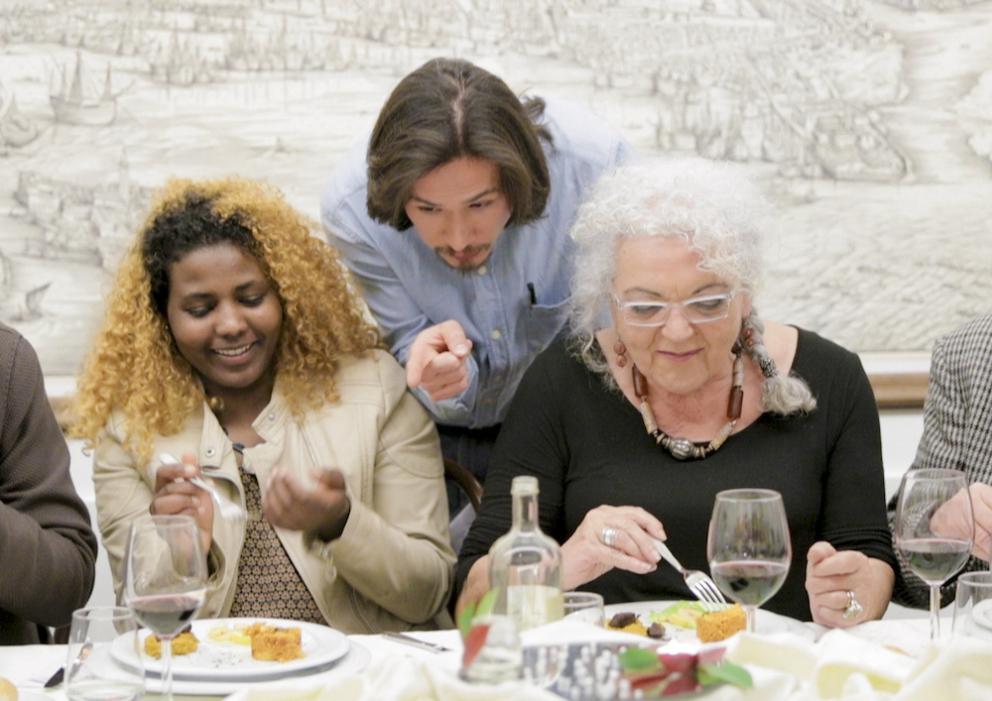 Galleria fotografica






I partecipanti dell'ultima edizione di Refugee Masterchef









Hadi Noori 









Hamed Mohamad Karim con un concorrente









Alganesh, etiope, vincitrice del concorso precedente. Ora lavora da Africa Experience







































































