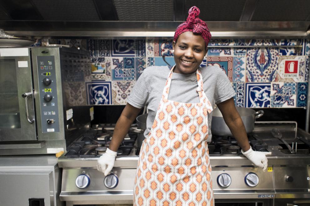 Galleria fotografica






I partecipanti dell'ultima edizione di Refugee Masterchef









Hadi Noori 









Hamed Mohamad Karim con un concorrente






