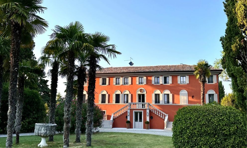 Il fine dining Limonaia, l'hotel Roncolo 1888, l'acetaia di Canossa: le ricchezze della tenuta Venturini Baldini