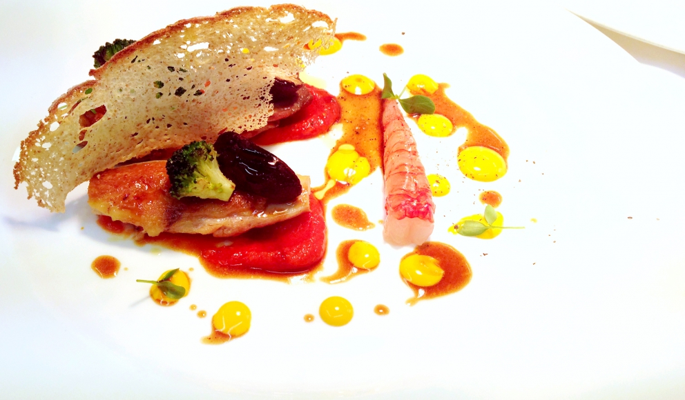 Photogallery






Enrico Crippa, Piazza Duomo, Alba (Cuneo)

Prawn and radicchio from Treviso cocktail – It’s a take on prawn cocktail with radicchio from Treviso first vacuum cooked and then opened as if it were a water lily. The prawn is seasoned with smoked pancetta cooking water. Then prawn bisque and a drop of shiso vinegar. Hence the classic dish acquires a new dimension, seasoned with choron sauce, which is basically a Béarnaise sauce with tomato









Andrea Ribaldone, I Due Buoi, Alessandria

Fassone beef agnolotti – Subtitle: “Memories of a trip to Japan”. Because I unite a true Piedmontese classic with a typical Japanese technique, soba in ice. Hence: cold agnolotti, in ice, with the intensity of the stuffing enhanced by the low temperature. I connect with the territory: not having agnolotti in the menu, in Piedmont, is blasphemy. However, I present them almost crispy. I took the recipe from my aunt, from Lu Monferrato, and remembered when as a child I would eat her agnolotti as soon as she made them, still raw and callous






