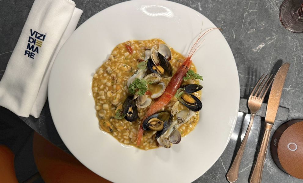 Risotto alla pescatora, un grande classico dell'estate (con ricetta)