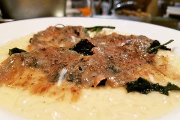 Galleria fotografica






Trippa fritta. Il primo piatto icona del locale









Vitello tonnato. Altro piatto icona









Midollo alla brace. Terzo piatto icona









Uovo morbido, animelle e bietoline all'erba di San Pietro









Ventresca di tonnetto ala lunga alla brace, cipolle agrodolci, capperi e rosmarino









Zucca di Hokkaido in carpione e bagna cauda









Uova di seppia arrostite, tarassaco, cicoria e bottarga di tonno









Baccalà, crema di ceci e cavolo nero









Insalata russa









Cardo gobbo gratinato e uova di aringa affumicate









Terrina di fegatini di pollo, saba e marmellata di cipolle alla menta









Risotto allo zafferano e midollo alla brace









Ravioli ripieni di ricotta di pecora e tarassaco, ricci di mare e erba cipollina









Gnocchi al ragù






