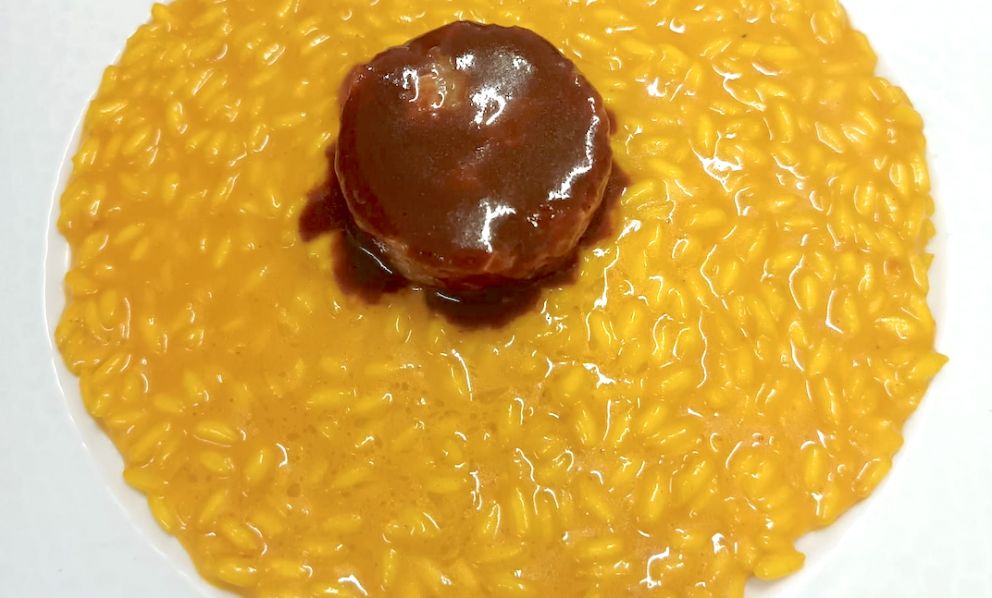 Dici oro, dici risotto allo zafferano... Sì, ma con midollo di mare!