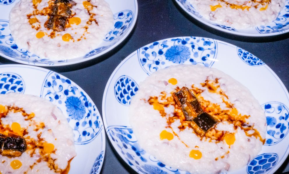 Il Risotto yuzukosho, mandorle e tosazu di Luigi Nastri al Ronin Robata di Milano