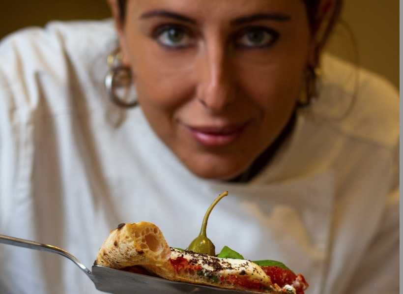 Tradizione territoriale a portata di pizza: ad Aversa la pizzeria La Contrada di Roberta Esposito