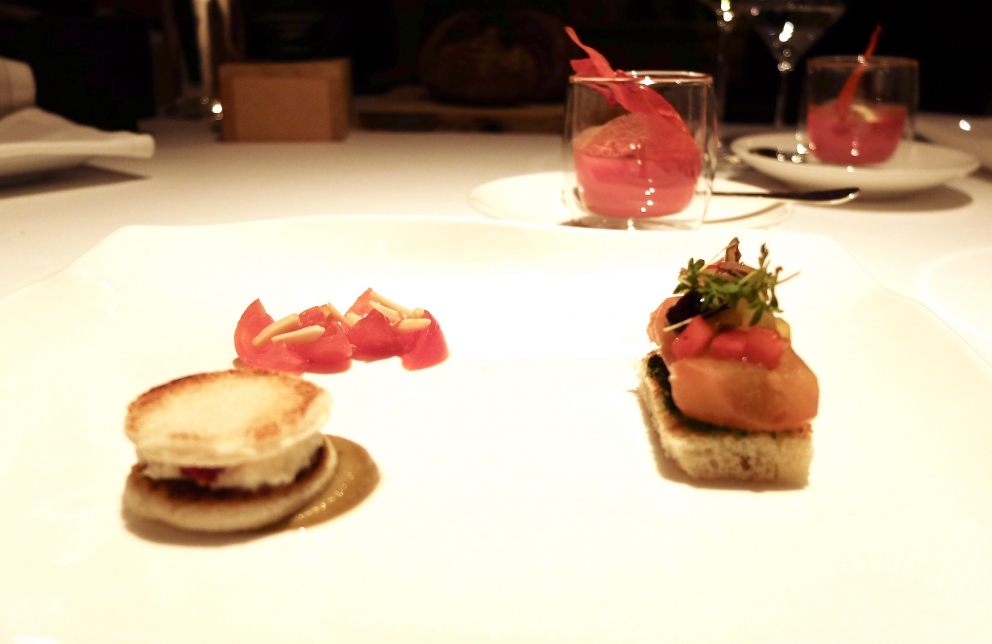 Galleria fotografica






Appetizer (tutte le foto sono di Tanio Liotta). Il menu dei 20 anni è disponibile fino al 30 giugno









2011 - Insalata di erbe del Maso Aspinger






