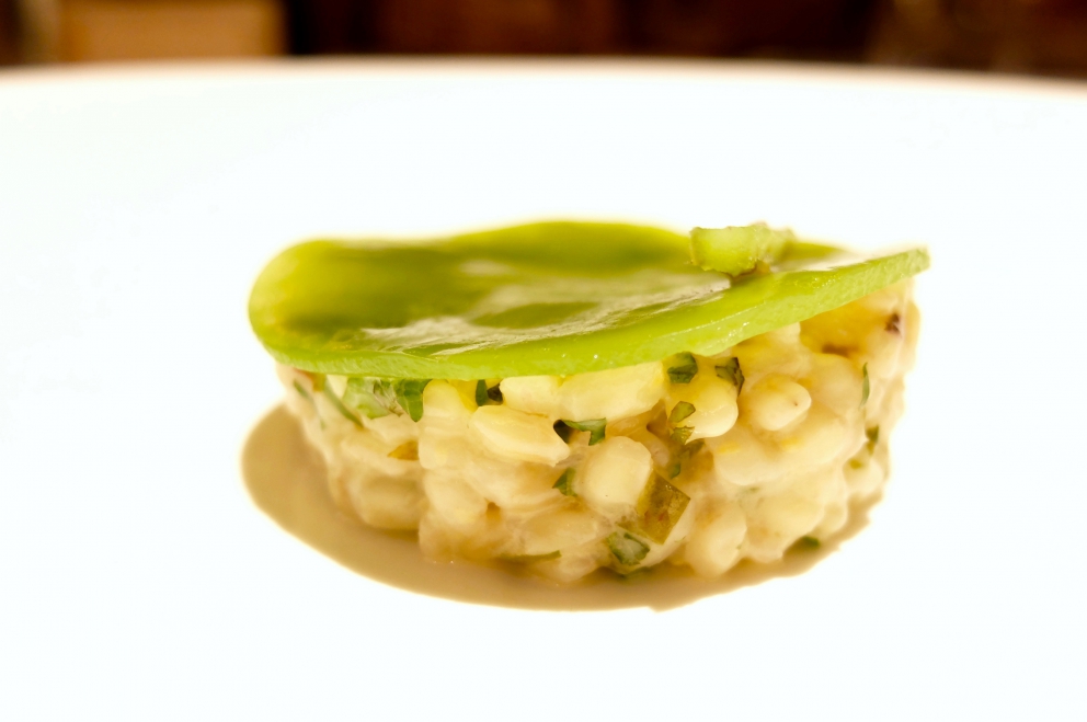 Galleria fotografica






Appetizer (tutte le foto sono di Tanio Liotta). Il menu dei 20 anni è disponibile fino al 30 giugno









2011 - Insalata di erbe del Maso Aspinger









2006 - Solo pomodoro









2001 - Carpaccio di scampi con vinaigrette di finocchio e melone









2007 - Vitello tonnato St. Hubertus









2010 - Orto di lumache









2000 - Variazione di fegato grasso d’oca, creme brûlée e terrina di fegato grasso con anguilla









2009 - Tortelli ripieni con zabaione di porcini, aglio nero fermentato, olio di abete e crumble di porcini






