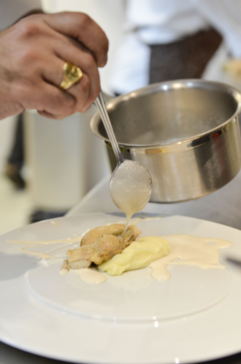 Galleria fotografica






Una grande squadra








Con Domenico Schingaro, suo fidato secondo








Con il vecchio amico Ugo Alciati








A colloquio con Niko Romito








Al lavoro con Carlo Cracco








Si pianifica con Davide Scabin








Con Moreno Cedroni al pass








Joe Bastianich in visita in cucina








Tutti raccolti intorno ad Andrea Berton








Uno dei molti menu firmati da Ribaldone








Antonino Cannavacciuolo dirige le operazioni








A lezione da Pino Cuttaia








Girl Power: Alice Delcourt e Cristina Bowerman








Da sinistra: Pasquale Torrente, Matias Perdomo, Domenico Schingaro e Simon Press








Da sinistra: Claudio Ceroni di Magenta Bureau e il maître Andrea Polini





