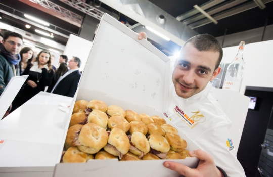 Galleria fotograficaQuique Dacosta e Yoshi TakazawaYasuhiro SasajimaChristian e Manuel Costardi