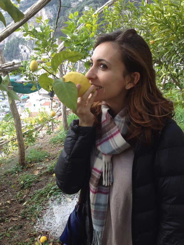 Galleria fotografica






“Loren”, il drink che la Di Leo ha voluto dedicare alla celebre Sophia per la sua passione per il limoncello miscelato nel caffè









Il “Massa Punch” di Vito Pietroburgo, un innovativo punch da oggi disponibile anche nella simpatica bottiglietta “Secret Take Away” già diluito e pronto da bere






