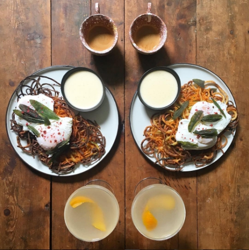 Galleria fotografica






Colazione con spunti da tutt'Europa, contro la Brexit









Colazione cinese









Colazione tra Colombia e Venezuela









Colazione a base di firni, una specialità tra India, Pakistan e Iran









Colazione greca









Colazione indiana









Colazione marocchina









Colazione mediorientale









Colazione mediterranea









Colazione messicana









Colazione olandese









Colazione in onore del Pride









Altre colazioni


























