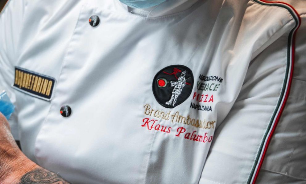 Pizza verace napoletana e dove trovarla: benvenuti ad Acquaefarina di Klaus Palumbo, pizzeria a Trento

