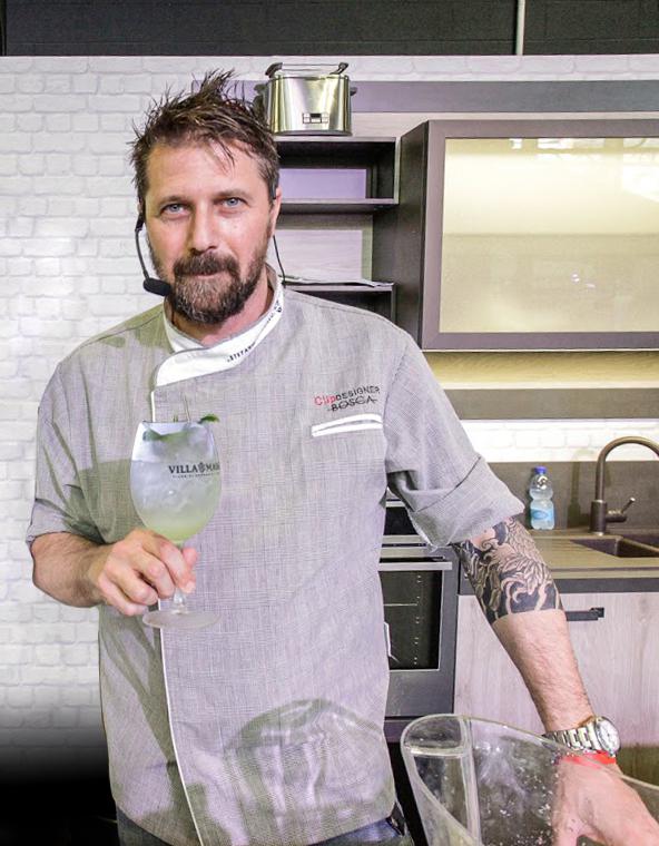 Galleria fotografica






“Loren”, il drink che la Di Leo ha voluto dedicare alla celebre Sophia per la sua passione per il limoncello miscelato nel caffè









Il “Massa Punch” di Vito Pietroburgo, un innovativo punch da oggi disponibile anche nella simpatica bottiglietta “Secret Take Away” già diluito e pronto da bere









Sara Massa











