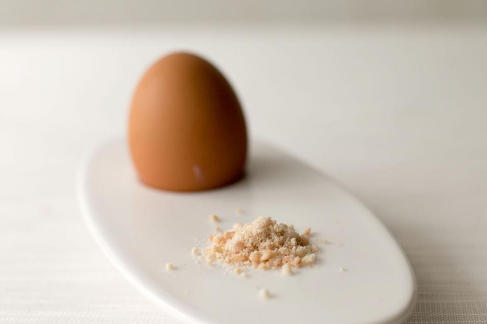 Photogallery






Carciofo, artichoke, a brilliant dish based on contrasts









Mare & terra is a tourbillon of flavours: lobster, tuna, caviar, oyster and seaweeds with aubergine, tomato, onion, beetroot, chilly pepper, lettuce, ginger and lemon. Freshness, Mediterranean Sea, iodine, spices









A display of a fine knowledge of international cuisine, China su tè: squid ravioli filled with a sauce of squid meat and squid ink and fish stock with Lapsang Souchong tea. Unique elegance, umami nuances and smokiness









Trucioli di pasta: a masterpiece. Durum wheat pasta with toasted cereals, matured whey of Ragusano cheese, capers and lemon









Two delicious takes on meat: lovely porchetta with rosemary, sage, pine nuts, chickpeas, onion and spices and the more interesting beef stuffed with steak tartare, red fruit sauce, broad beans, asparagus and peas. Of great elegance









Aesthetics and intellectual strength in the vegetarian Pane e cipolla: sweet and sour onion, “cosaruciaru” beans, beetroot, Fiore Sicano, black truffle and bread with spices






